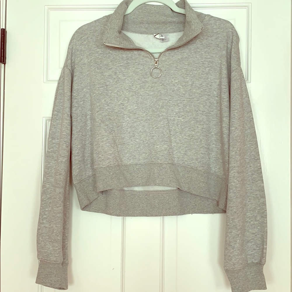 HM grey half zip size medium